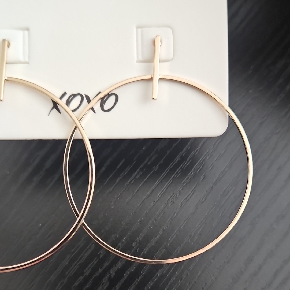 Banana Republic Elegant Gold Circle Earrings - Picture 3 of 6